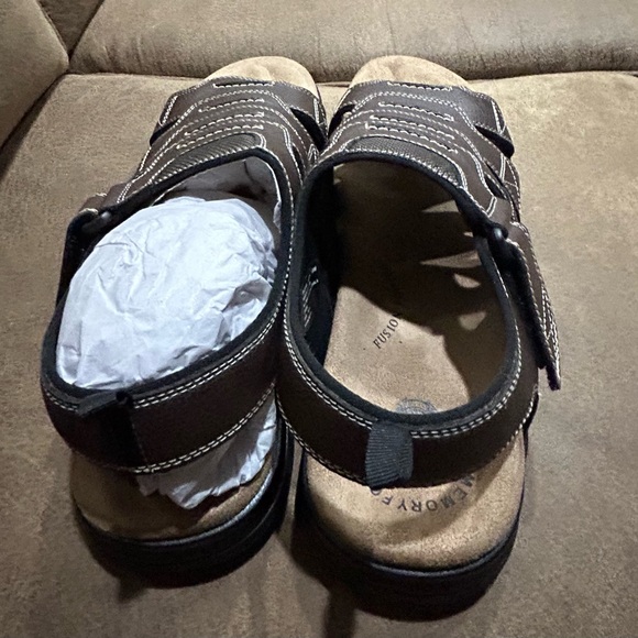 NWOT- Men’s Docker Sandals - Picture 2 of 13